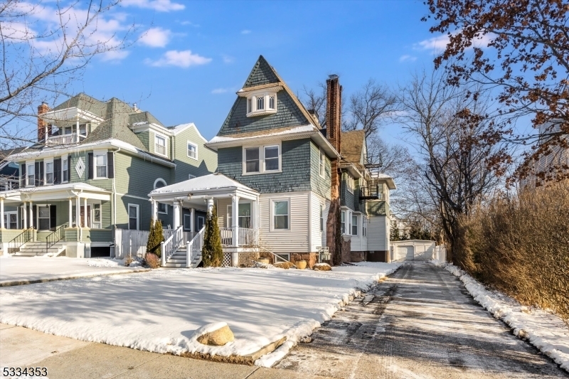 287 Claremont Ave in Montclair, NJ - Building Photo