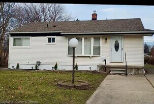 32200 Fairchild St in Westland, MI - Building Photo