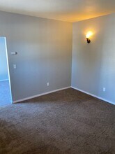 126 Main St W, Unit 3 in Waterville, MN - Foto de edificio - Building Photo