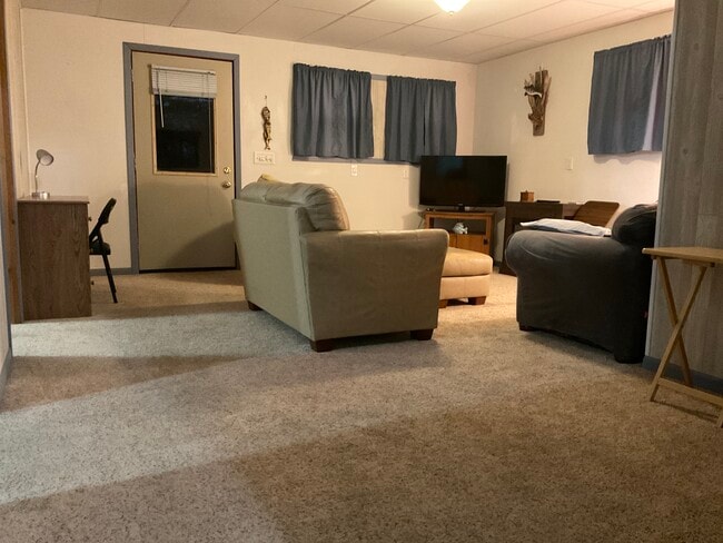 16616 Irvine Ave NW, Unit B