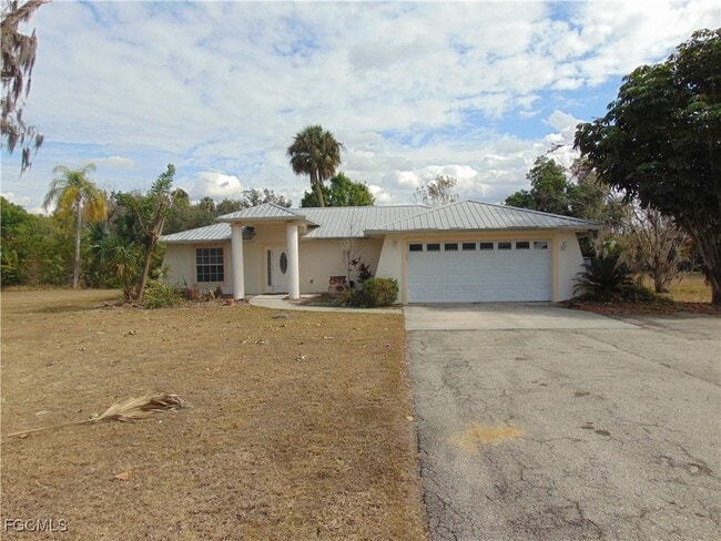 property at 713 Caloosa Estates Dr
