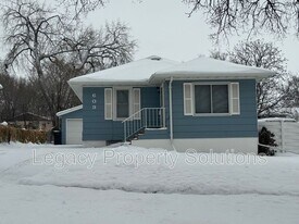 609 N 13th St in Bismarck, ND - Building Photo