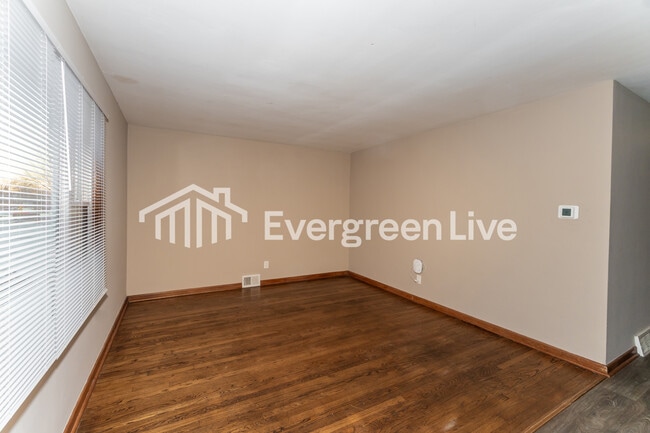 4806 W Hampton Ave in Milwaukee, WI - Building Photo - Building Photo