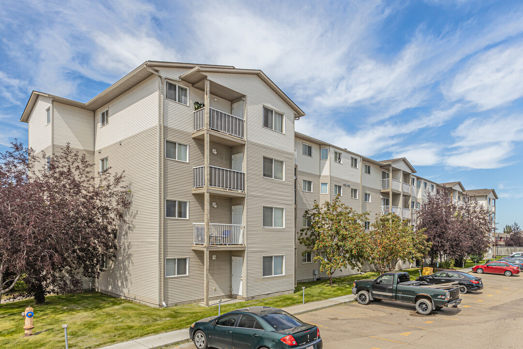 Bridgewood Apartments in Leduc, AB - Building Photo