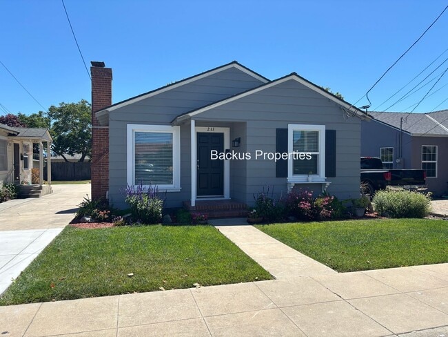 233 Geil St in Salinas, CA - Building Photo - Building Photo