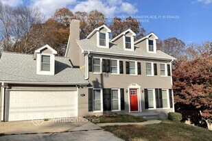 6412 Phillips Pl in Lithonia, GA - Building Photo