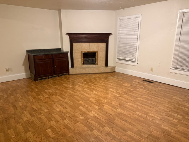 8253 Cth W, Unit B in Greenleaf, WI - Building Photo - Building Photo