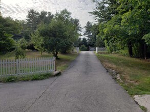 160 Kingston Rd in Exeter, NH - Building Photo - Building Photo