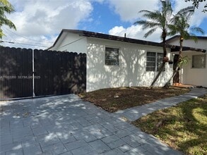 10371 SW 201st Terrace in Cutler Bay, FL - Building Photo - Building Photo
