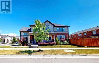 140 Beaveridge Ave in Oakville, ON - Building Photo - Building Photo