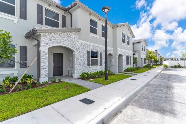 95 SE 11th St in Florida City, FL - Building Photo - Building Photo