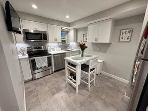 26 John St in Brookline, MA - Building Photo - Building Photo