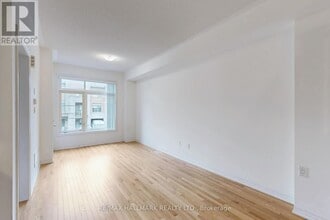 106 Bravo Ln in Newmarket, ON - Building Photo - Building Photo