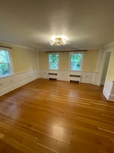 155 Pepperrell Rd in Kittery, ME - Building Photo - Building Photo