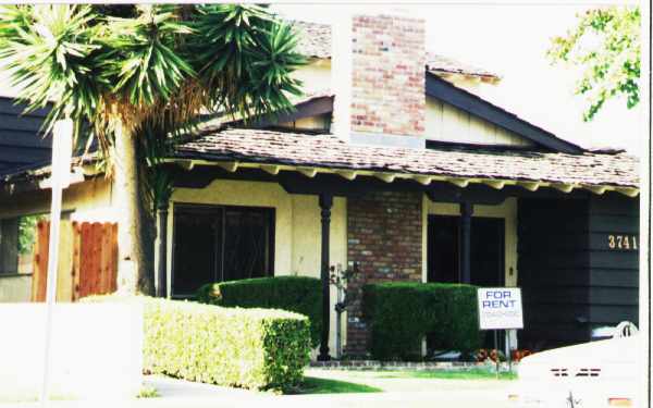 3741 Howard Ave in Los Alamitos, CA - Foto de edificio - Building Photo