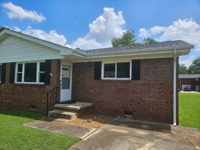 322 Vista Dr, Unit 322B Vista Dr.