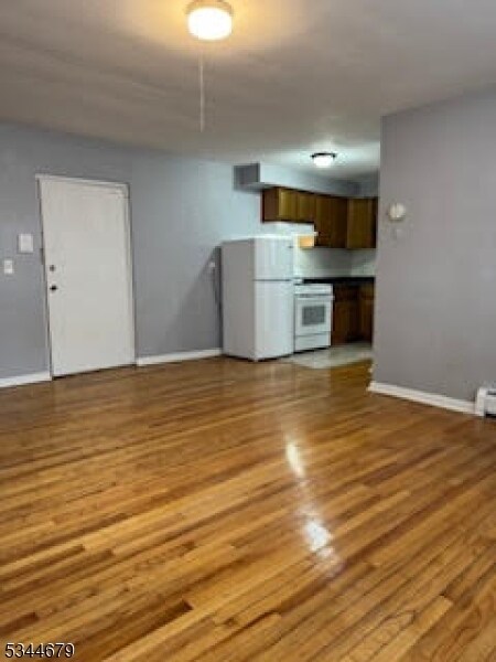 120 W 3rd Ave-Unit -6 in Roselle, NJ - Building Photo