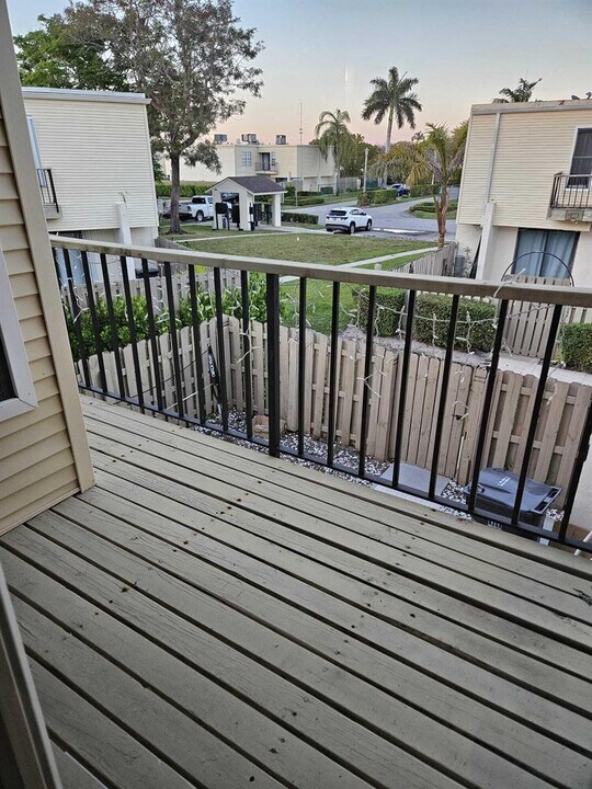 11999 Shakerwood Ln in Wellington, FL - Building Photo