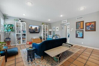 3211 Northeast Dr in Austin, TX - Building Photo - Building Photo