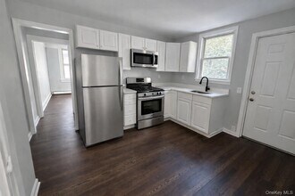 6466-66 Hawley Ave in West Islip, NY - Building Photo - Building Photo