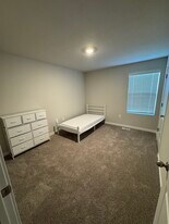 1603 NE Crossing Oaks Ln in Ankeny, IA - Building Photo