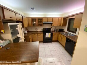 423 Polk Ave in Cape Canaveral, FL - Building Photo - Building Photo