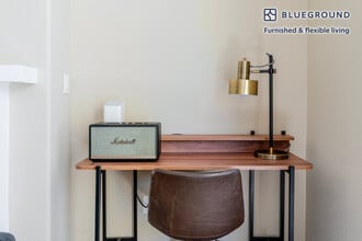 800 High School Way in Mountain View, CA - Building Photo - Building Photo