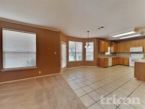 2545 Sir Barton Bay Dr in Schertz, TX - Foto de edificio - Building Photo