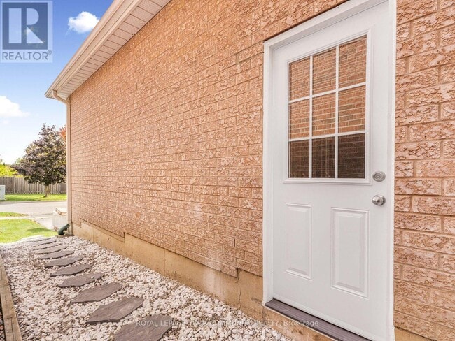 56 Casa Grande St in Richmond Hill, ON - Building Photo - Building Photo