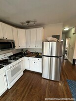 34 Baxter St, Unit 3 in Boston, MA - Building Photo