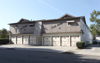 Casa Loma Apartments in Long Beach, CA - Building Photo