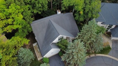 6289 Lindsay Ct in West Bloomfield Township, MI - Foto de edificio - Building Photo