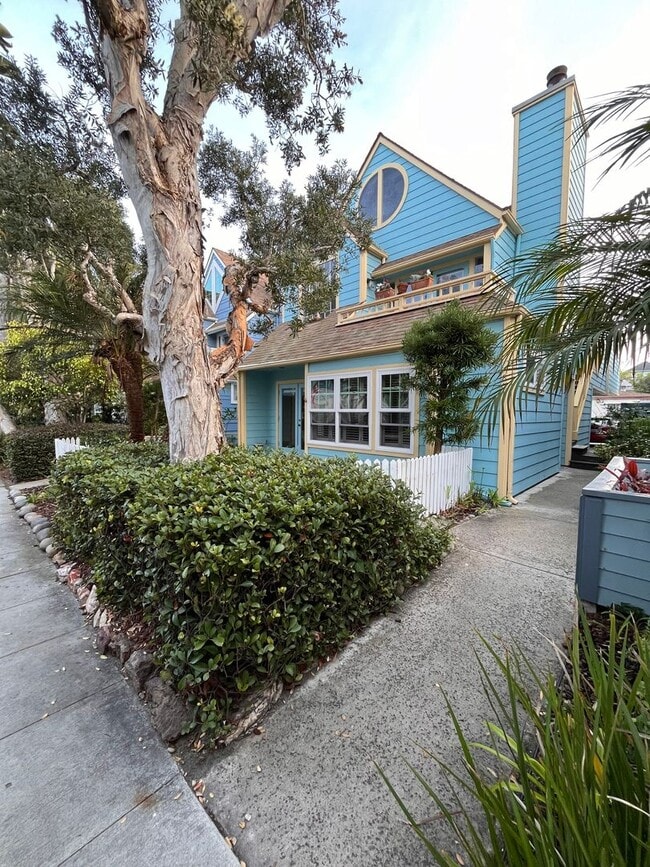 property at 807 Nantasket Ct