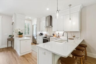 213 Halyard Dr in Hilton Head Island, SC - Building Photo - Building Photo