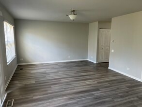 673 Savannah Ln in Crystal Lake, IL - Building Photo - Building Photo