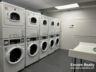 1175 Boylston St in Boston, MA - Foto de edificio - Building Photo