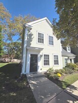 40 Stoneridge Cir in Stamford, CT - Building Photo