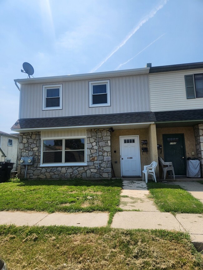 property at 1100 Vincent Rd