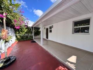 551 SW 51st Ave in Coral Gables, FL - Building Photo - Building Photo