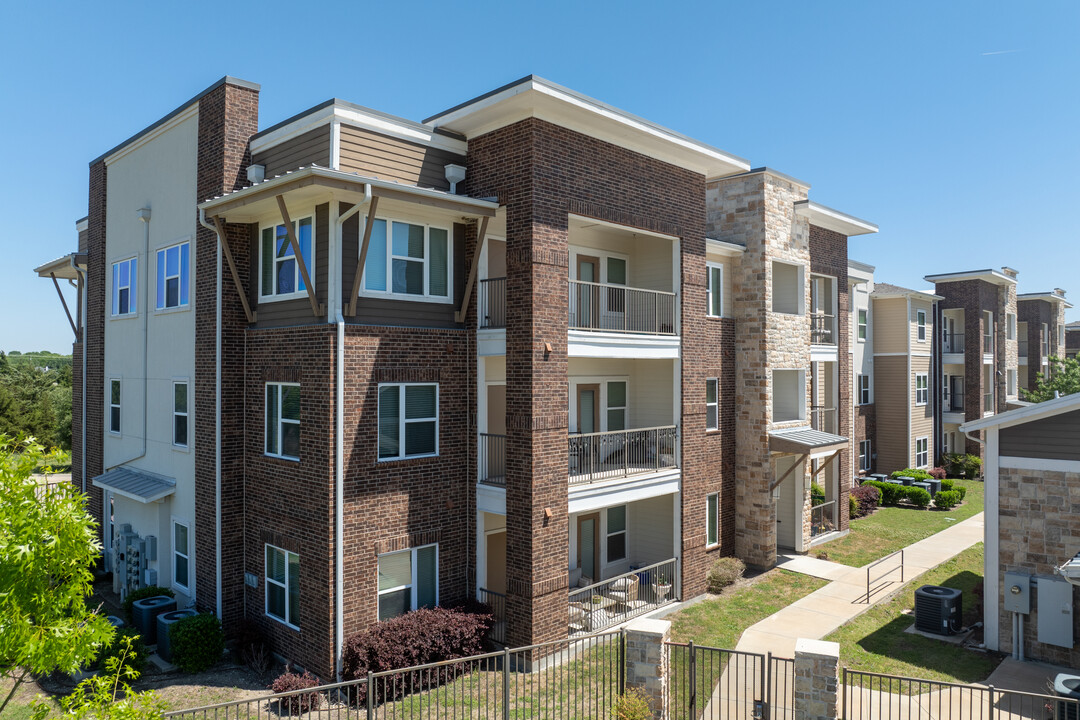 Palladium Glenn Heights in Glenn Heights, TX - Building Photo
