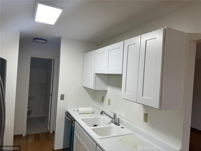 4530 Park Commons Dr-Unit -223 in Minneapolis, MN - Building Photo - Building Photo