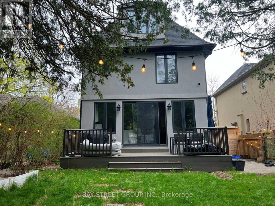 16 Enfield Ave in Toronto, ON - Building Photo