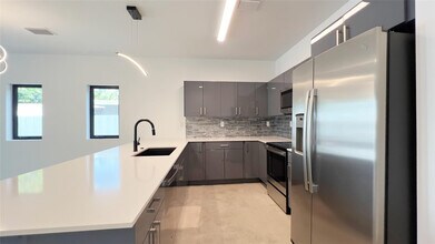 1138 NE 2nd Ave in Fort Lauderdale, FL - Building Photo - Building Photo