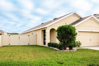 8089 Pelican Reed Cir in Wesley Chapel, FL - Building Photo - Building Photo