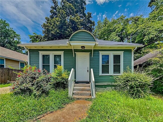 property at 2497 Lakewood Ave