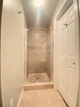 3300 Bellefontaine in Houston, TX - Building Photo - Building Photo