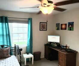 114 Keystone Ct, Unit B in Woodbridge, NJ - Building Photo - Building Photo