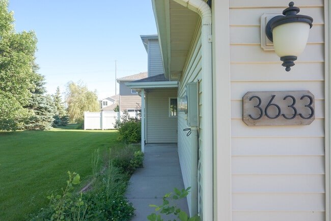 3633 McLaughlin Dr in Lincoln, NE - Building Photo - Building Photo