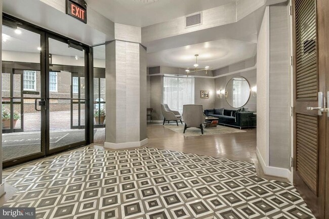 1077 30th St NW in Washington, DC - Building Photo - Building Photo