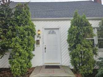 22 Cortelyou St E in Huntington Station, NY - Building Photo - Building Photo
